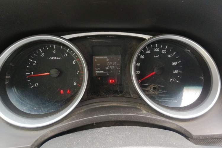 Used Wuling Hongguang 2018 1.5L S Comfort Model L2B Odometer Close Up