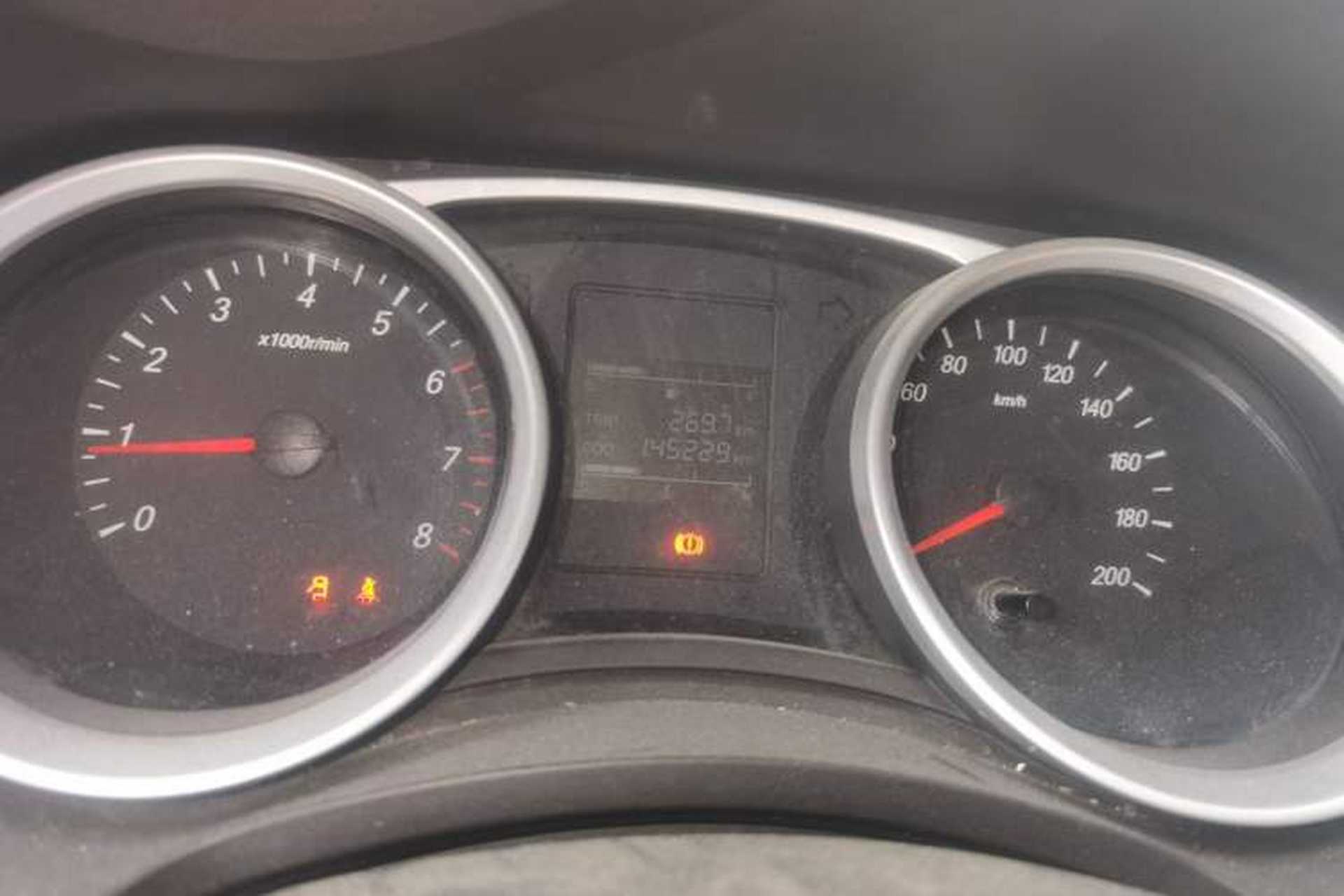 Used Wuling Hongguang 2018 1.5L S Comfort Model L2B Odometer Close Up