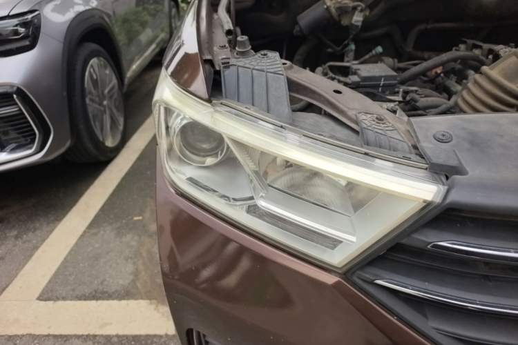 Used Wuling Hongguang 2018 1.5L S Comfort Model L2B Right Front Headlight