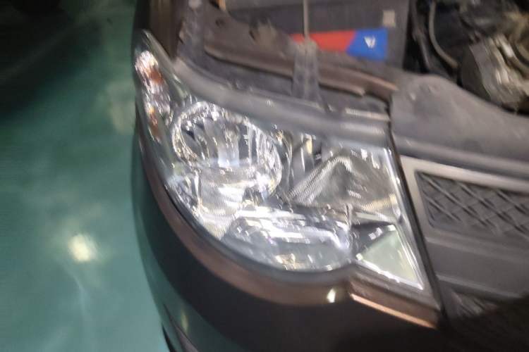Used Wuling Hongguang 2018 1.5L Classic S Base Model Right Front Headlight
