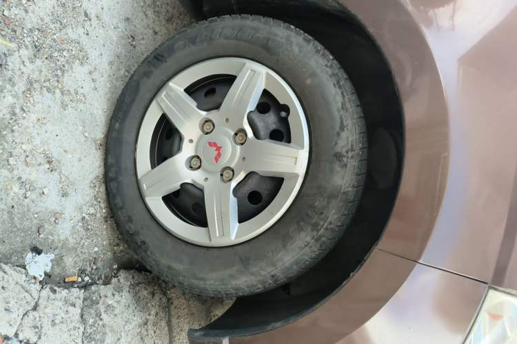Used Wuling Hongguang 2018 1.5L Classic S Base Model Right Front Wheel Hub