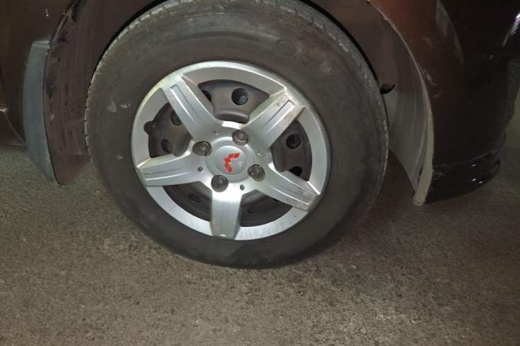 Used Wuling Hongguang 2018 1.2L Classic S Base Model Right Front Wheel Hub
