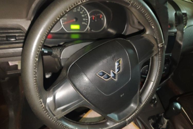 Used Wuling Hongguang 2018 1.2L Classic S Base Model Steering Wheel