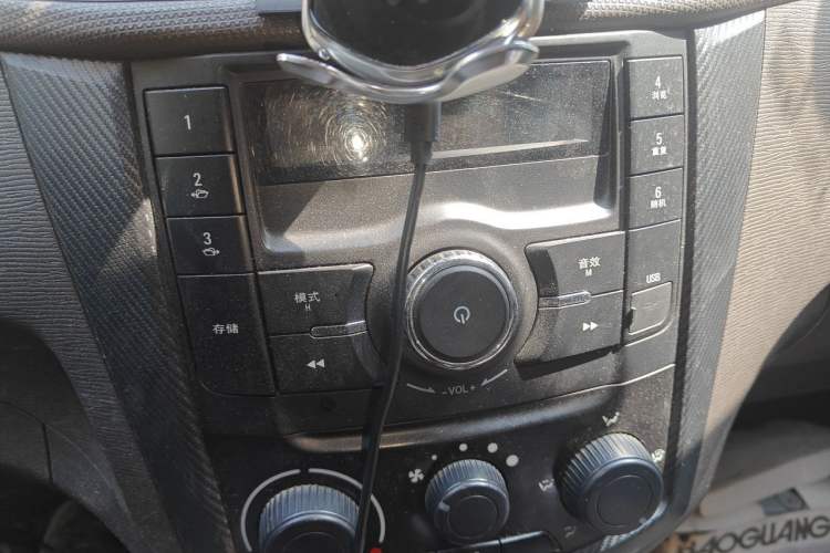 Used Wuling Hongguang 2018 1.5L Classic S Base Model Audio And AC Panel
