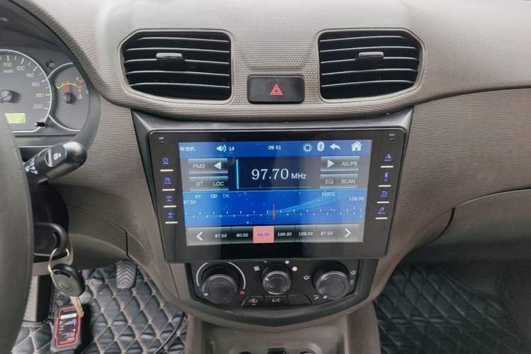 Used Wuling Hongguang 2018 1.2L Classic S Base Model Audio And AC Panel