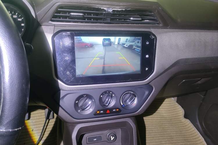 Used Wuling Hongguang 2018 1.5L S Comfort Model L2B Audio And AC Panel