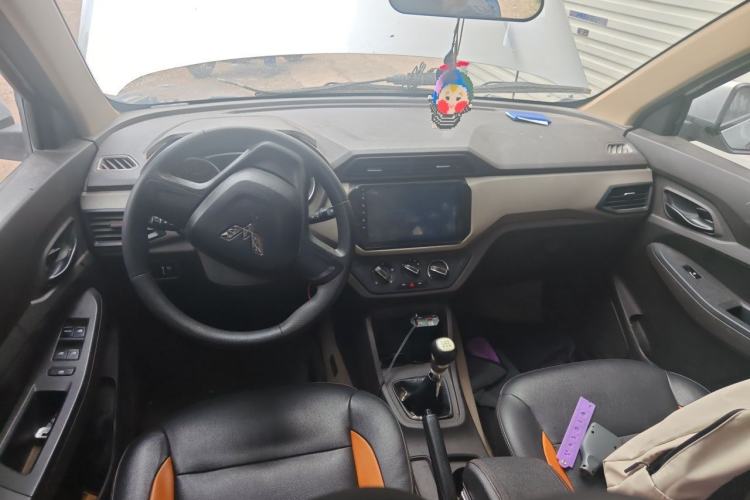 Used Wuling Hongguang 2018 1.5L S Standard Version L2B Center Console