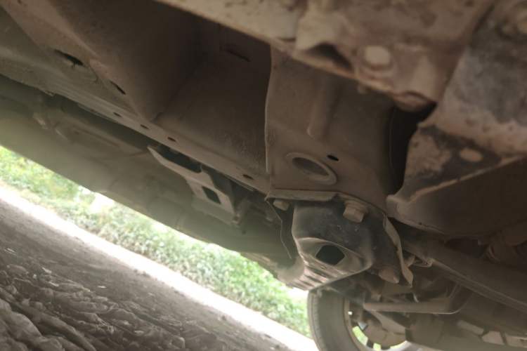 Used Wuling Hongguang 2018 1.5L S Standard Version L2B Chassis Front Right