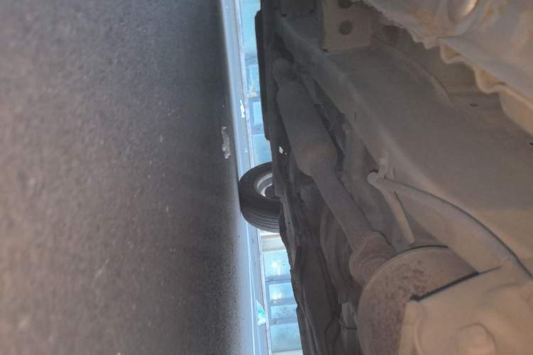 Used Wuling Hongguang 2018 1.5L S Comfort Model L2B Chassis Rear Left