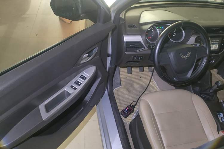 Used Wuling Hongguang 2018 1.5L S Comfort Model L2B Driver Seat