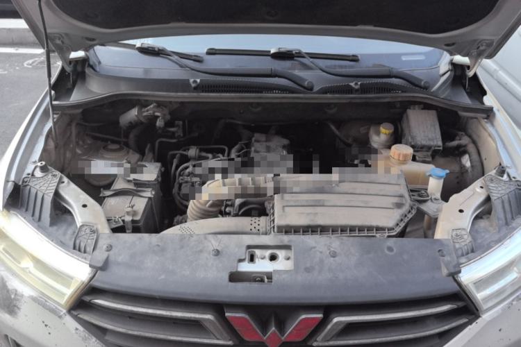 Used Wuling Hongguang 2018 1.5L S Comfort Model L2B Engine Bay