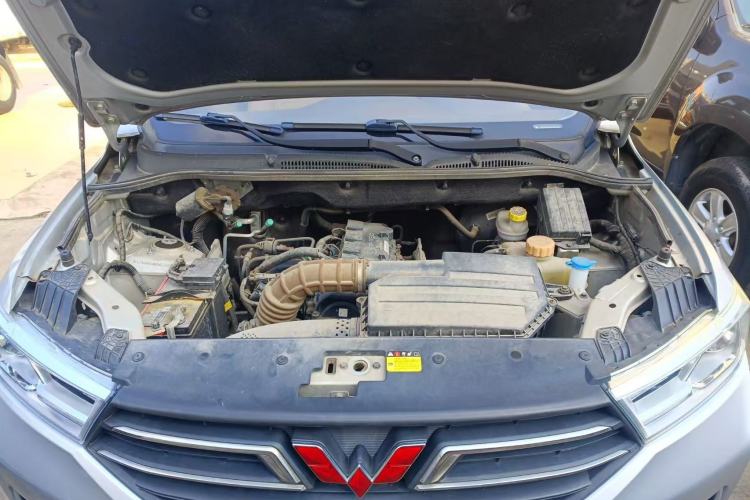 Used Wuling Hongguang 2018 1.5L S Comfort Model L2B Engine Bay