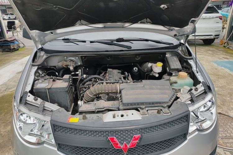 Used Wuling Hongguang 2018 1.2L Classic S Base Model Engine Bay
