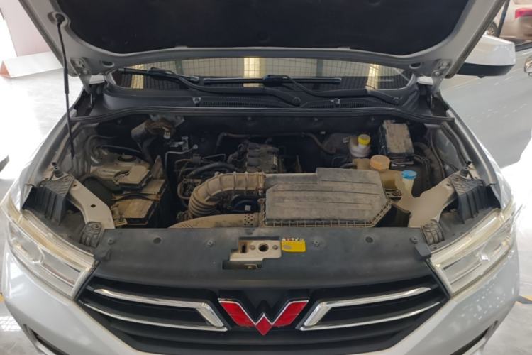 Used Wuling Hongguang 2018 1.5L S Comfort Model L2B Engine Bay