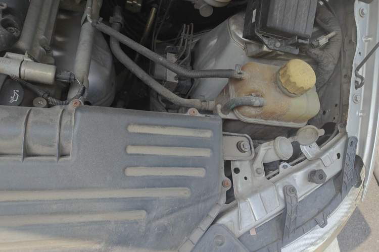 Used Wuling Hongguang 2018 1.5L Classic S Base Model Engine Bay Left