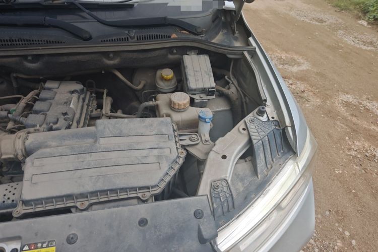 Used Wuling Hongguang 2018 1.5L S Standard Version L2B Engine Bay Left