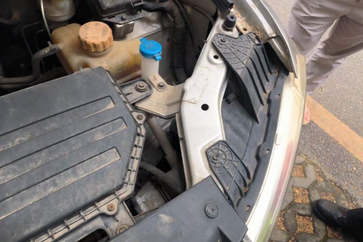 Used Wuling Hongguang 2018 1.5L S Standard Version L2B Engine Bay Left