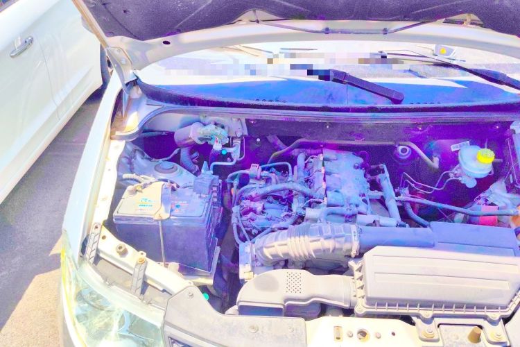 Used Wuling Hongguang 2018 1.5L Classic S Standard Model Engine Bay Right