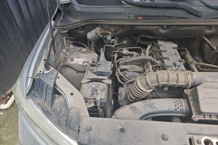 Used Wuling Hongguang 2018 1.5L S Standard Version L2B Engine Bay Right