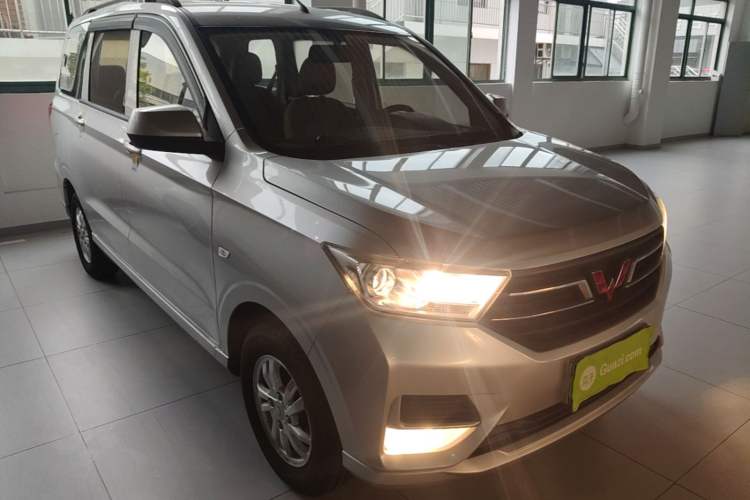 Used Wuling Hongguang 2018 1.5L S Standard Version L2B Exterior 1