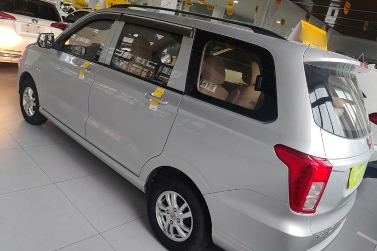 Used Wuling Hongguang 2018 1.5L S Standard Version L2B Exterior 2
