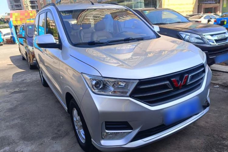 Used Wuling Hongguang 2018 1.5L S Comfort Model L2B Front Right 45 Deg