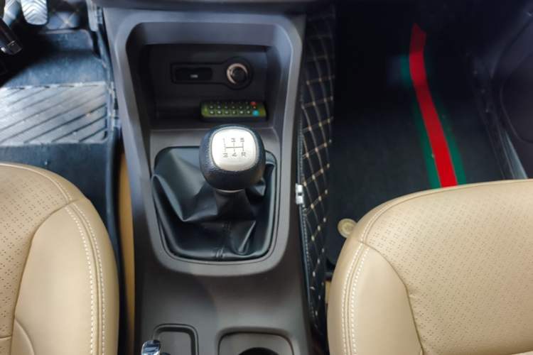 Used Wuling Hongguang 2018 1.5L S Comfort Model L2B Gear Lever