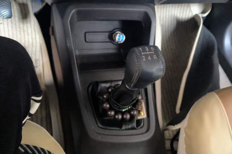 Used Wuling Hongguang 2018 1.5L S Standard Version L2B Gear Lever