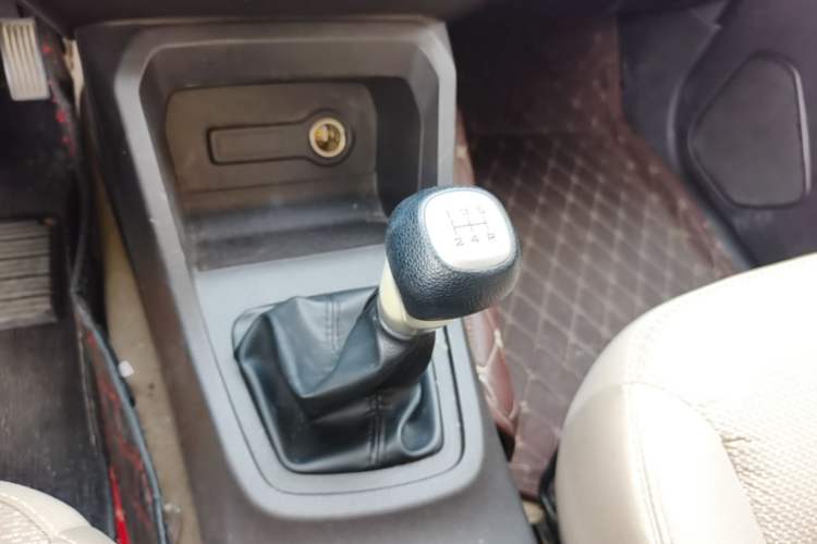 Used Wuling Hongguang 2018 1.5L S Standard Version L2B Gear Lever