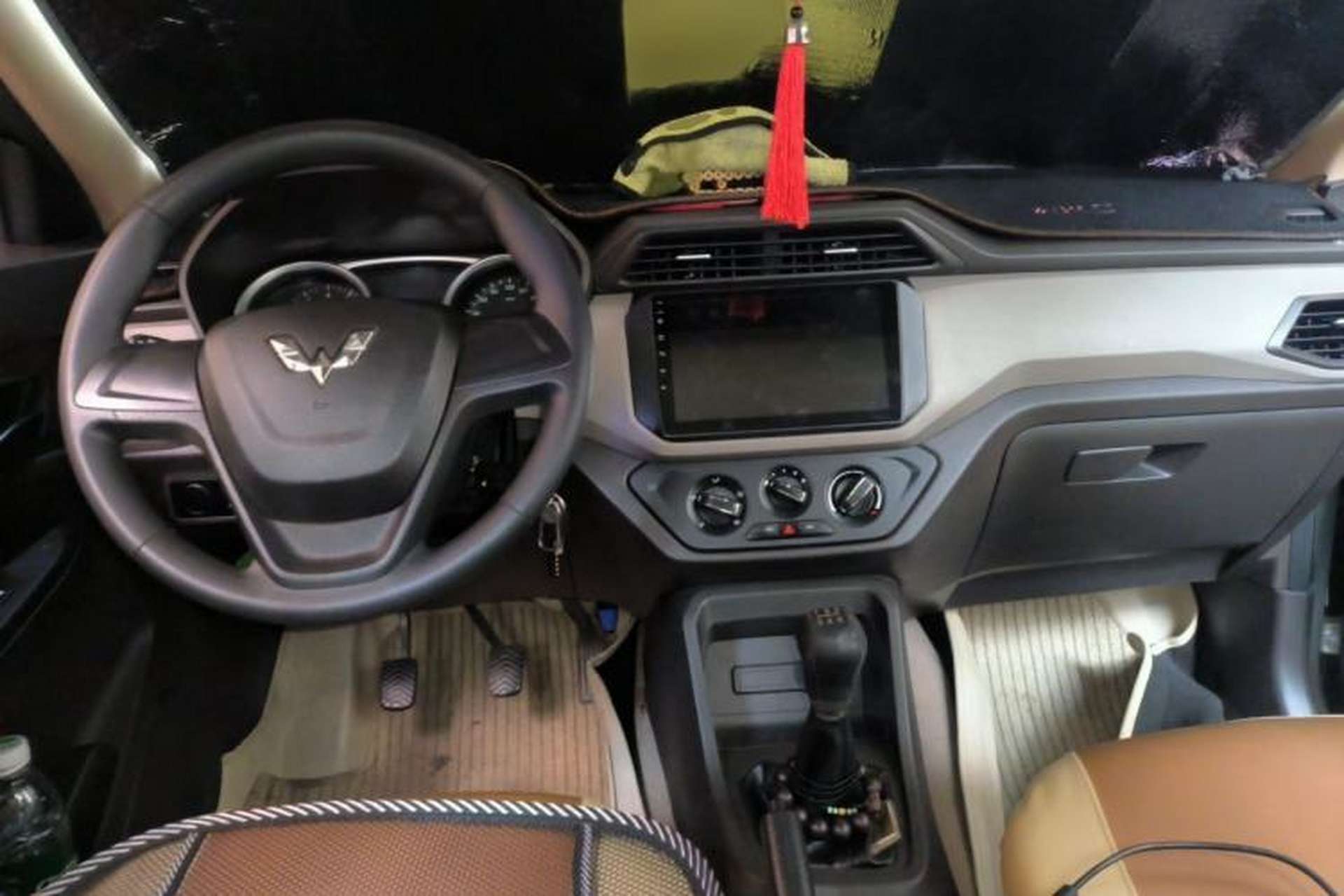 Used Wuling Hongguang 2018 1.5L S Standard Version L2B Interior 2