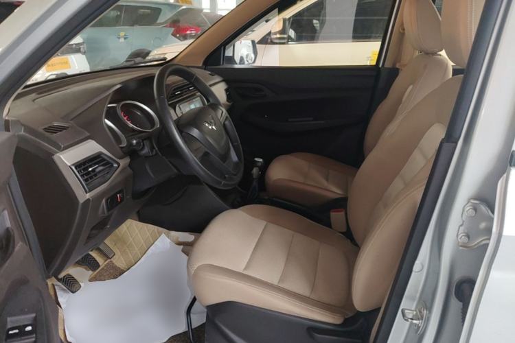 Used Wuling Hongguang 2018 1.5L S Standard Version L2B Left Front Seat