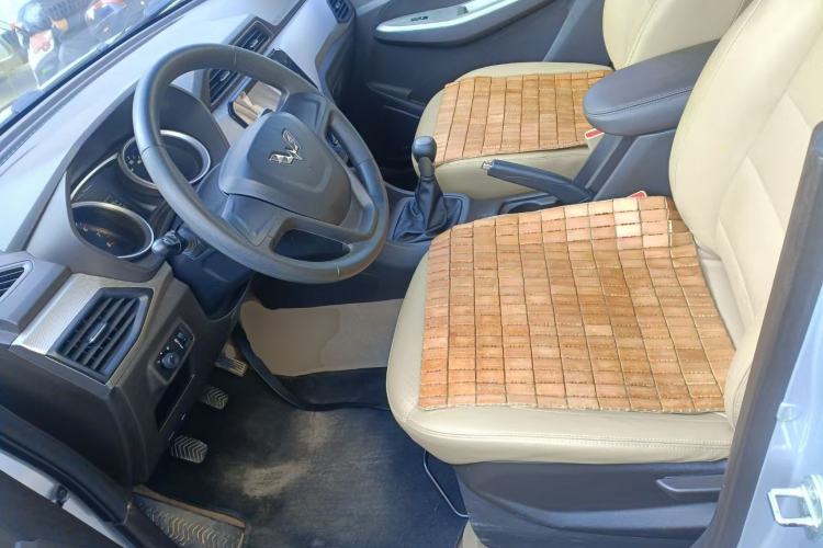 Used Wuling Hongguang 2018 1.5L S Comfort Model L2B Left Front Seat