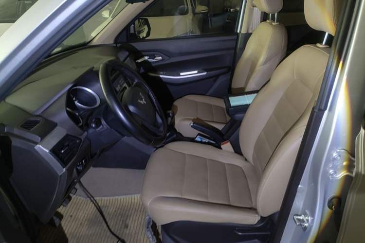 Used Wuling Hongguang 2018 1.5L S Comfort Model L2B Left Front Seat