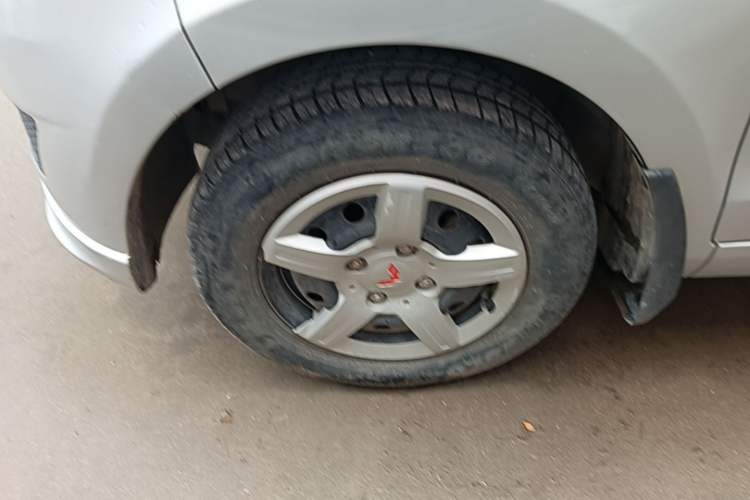 Used Wuling Hongguang 2018 1.2L Classic S Base Model Left Front Wheel Hub
