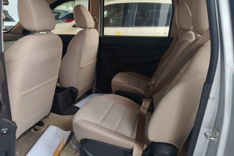 Used Wuling Hongguang 2018 1.5L S Standard Version L2B Left Rear Seat
