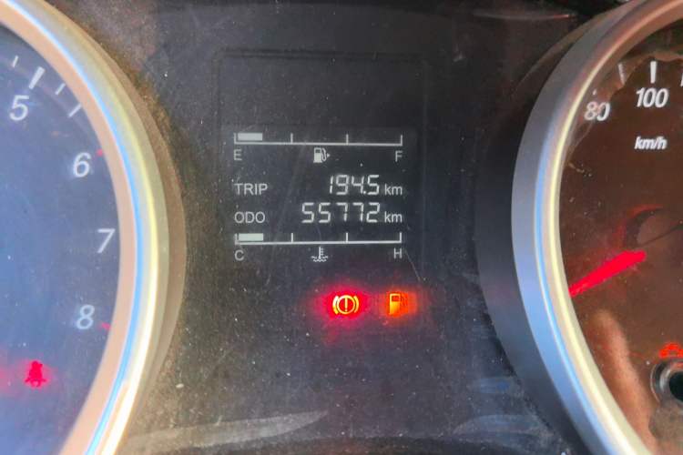 Used Wuling Hongguang 2018 1.5L S Comfort Model L2B Odometer Close Up