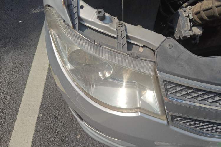 Used Wuling Hongguang 2018 1.5L Classic S Base Model Right Front Headlight