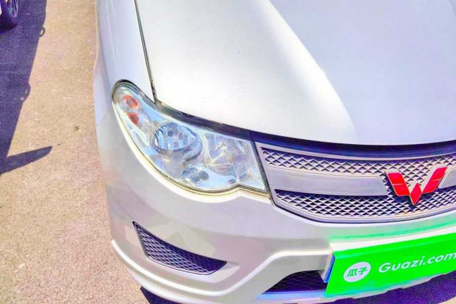 Used Wuling Hongguang 2018 1.5L Classic S Standard Model Right Front Headlight