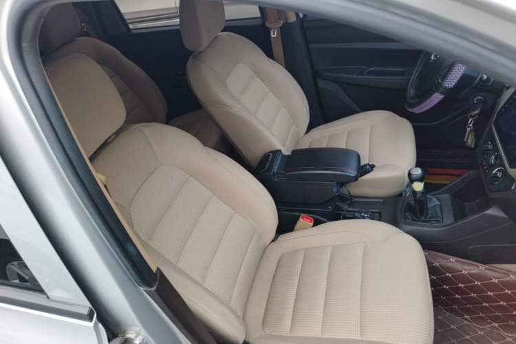 Used Wuling Hongguang 2018 1.5L S Standard Version L2B Right Front Seat