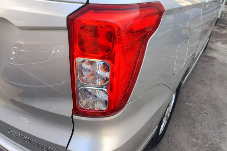 Used Wuling Hongguang 2018 1.5L S Comfort Model L2B Right Rear Taillight
