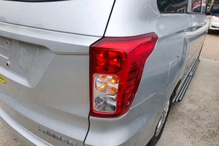 Used Wuling Hongguang 2018 1.5L S Standard Version L2B Right Rear Taillight