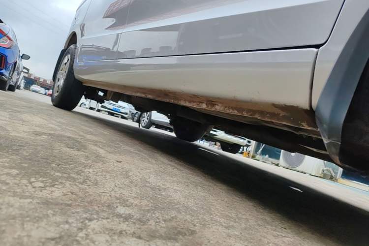 Used Wuling Hongguang 2018 1.2L Classic S Base Model Right Side Sill