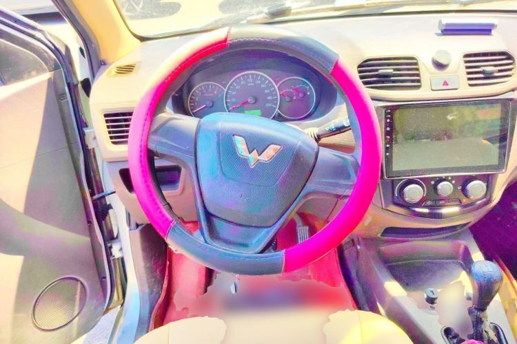 Used Wuling Hongguang 2018 1.5L Classic S Standard Model Steering Wheel