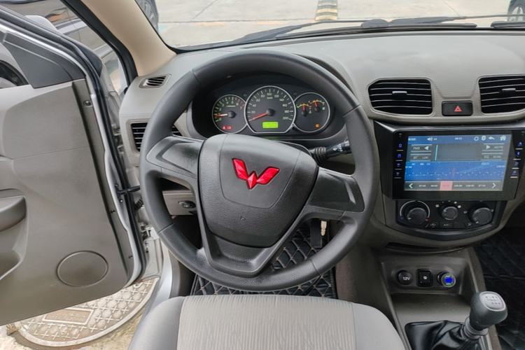 Used Wuling Hongguang 2018 1.2L Classic S Base Model Steering Wheel