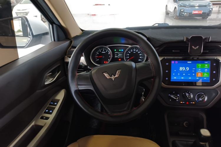 Used Wuling Hongguang 2018 1.5L S Comfort Model L2B Steering Wheel