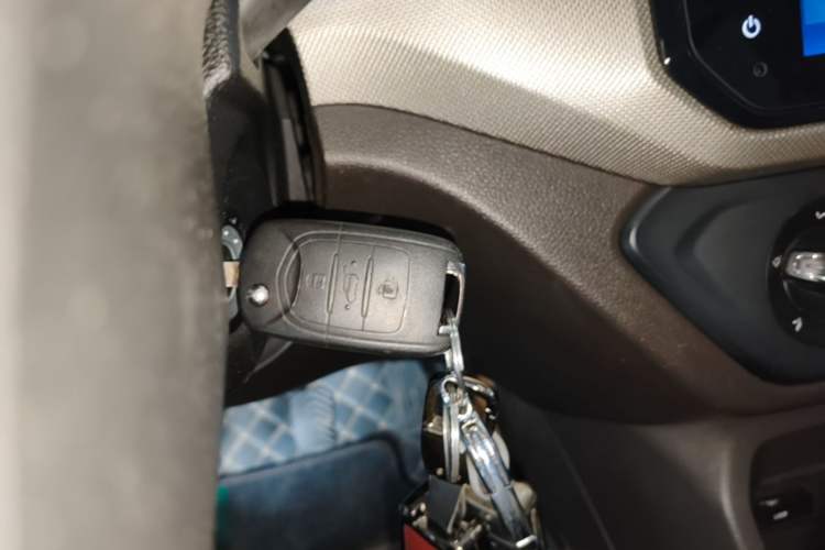 Used Wuling Hongguang 2018 1.5L S Comfort Model L2B Vehicle Key