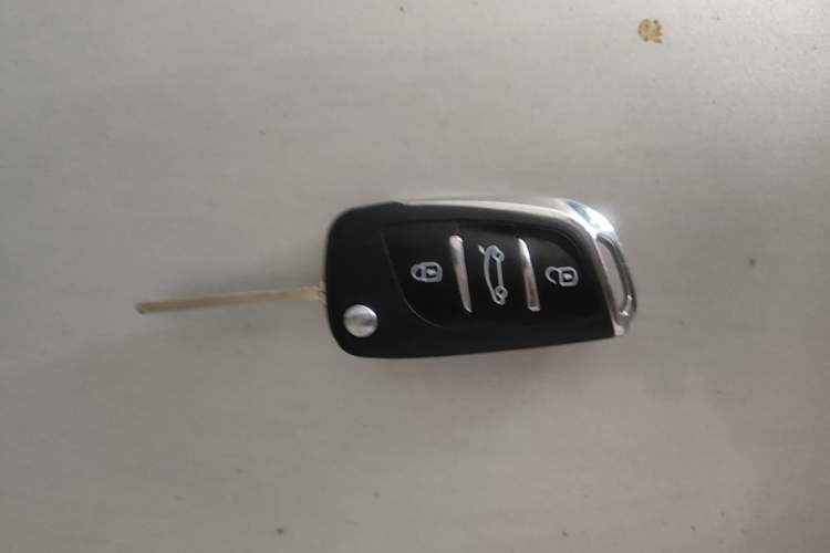 Used Wuling Hongguang 2018 1.5L S Comfort Model L2B Vehicle Key