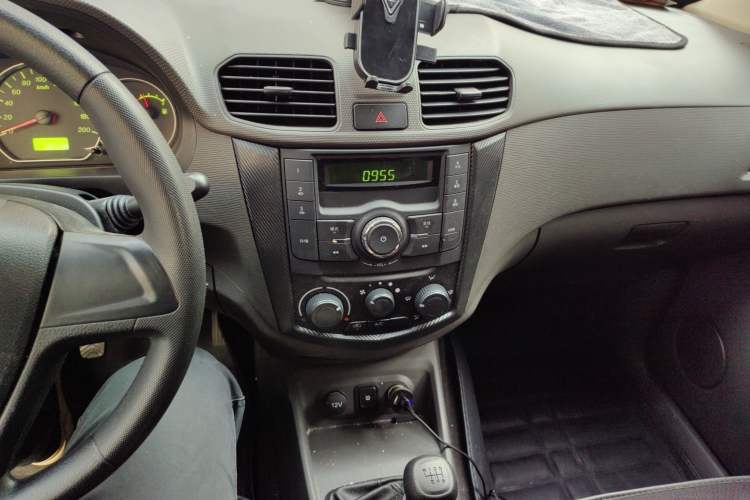 Used Wuling Hongguang 2018 1.5L Classic S Base Model Audio And AC Panel