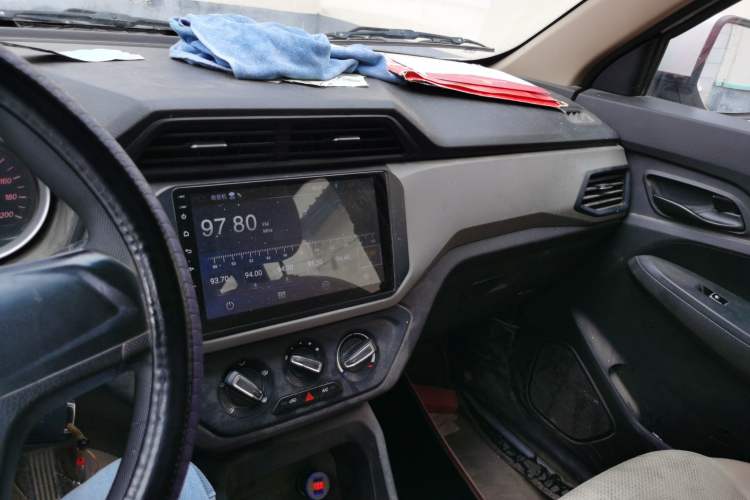Used Wuling Hongguang 2018 1.5L S Standard Version L2B Audio And AC Panel