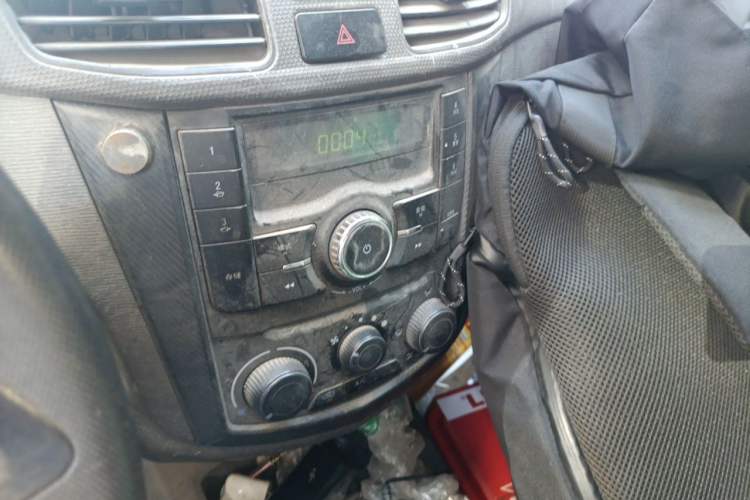 Used Wuling Hongguang 2018 1.2L Classic S Base Model Audio And AC Panel